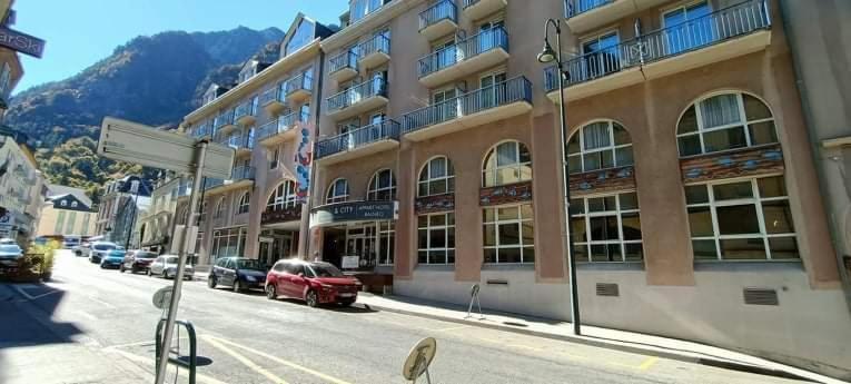 Appartement Prive Dans Residence Balneo Aladin Cauterets Dış mekan fotoğraf